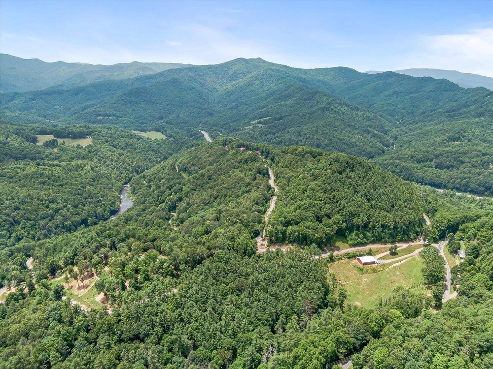 Majors Estate: 1610 Perth Rd, Clyde, NC 28721